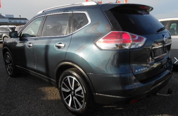 Left hand drive NISSAN X TRAIL dCi 130 M/T 4x2 Connect Edition
